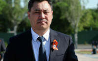 Садыр Жапаров поздравил кыргызстанцев с Днем Победы